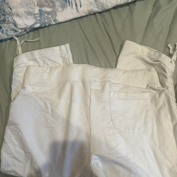 Y2K VINTAGE HAWAIIAN WHITE CAPRI SWEATPANTS - Picture 4 of 5